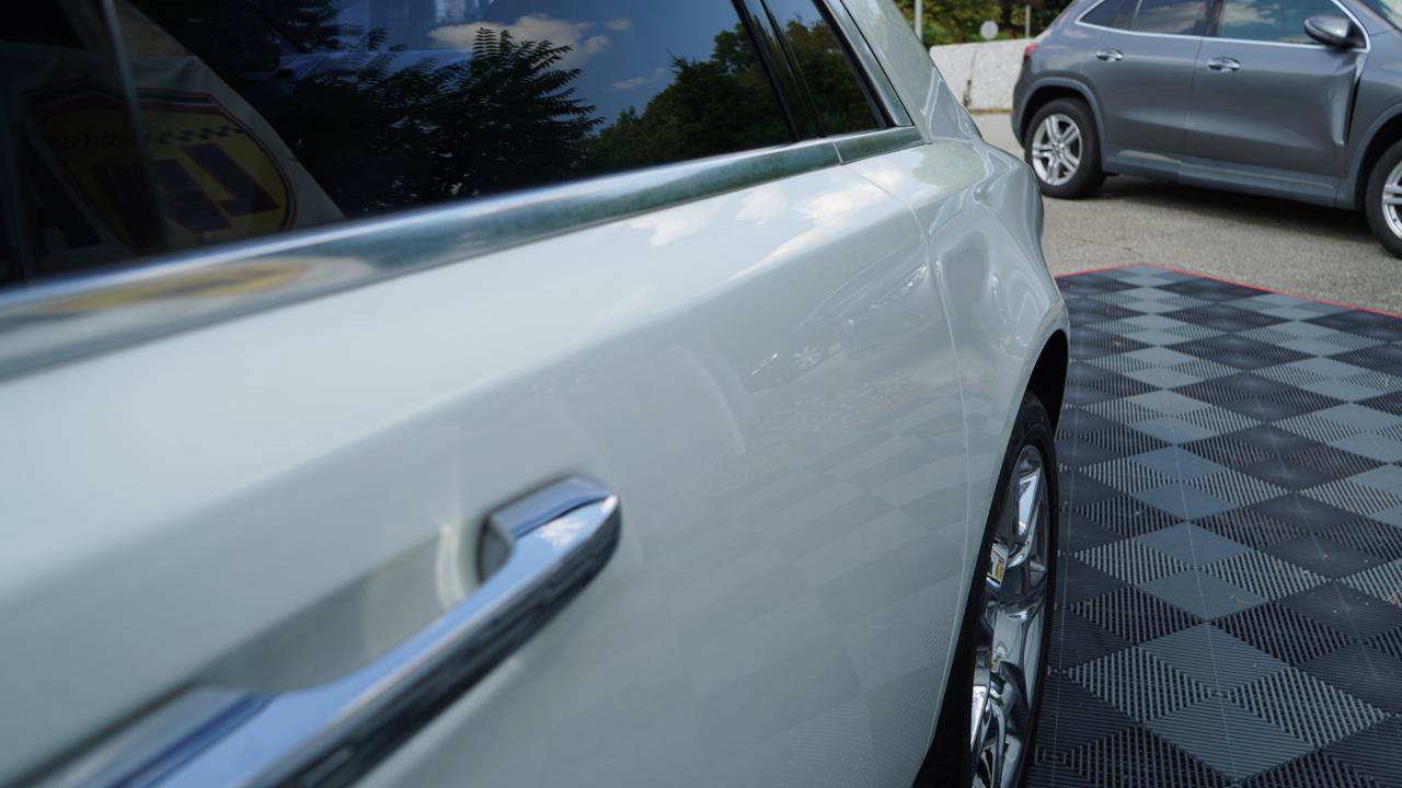 Used 2011 Rolls-Royce Ghost RWD image 23