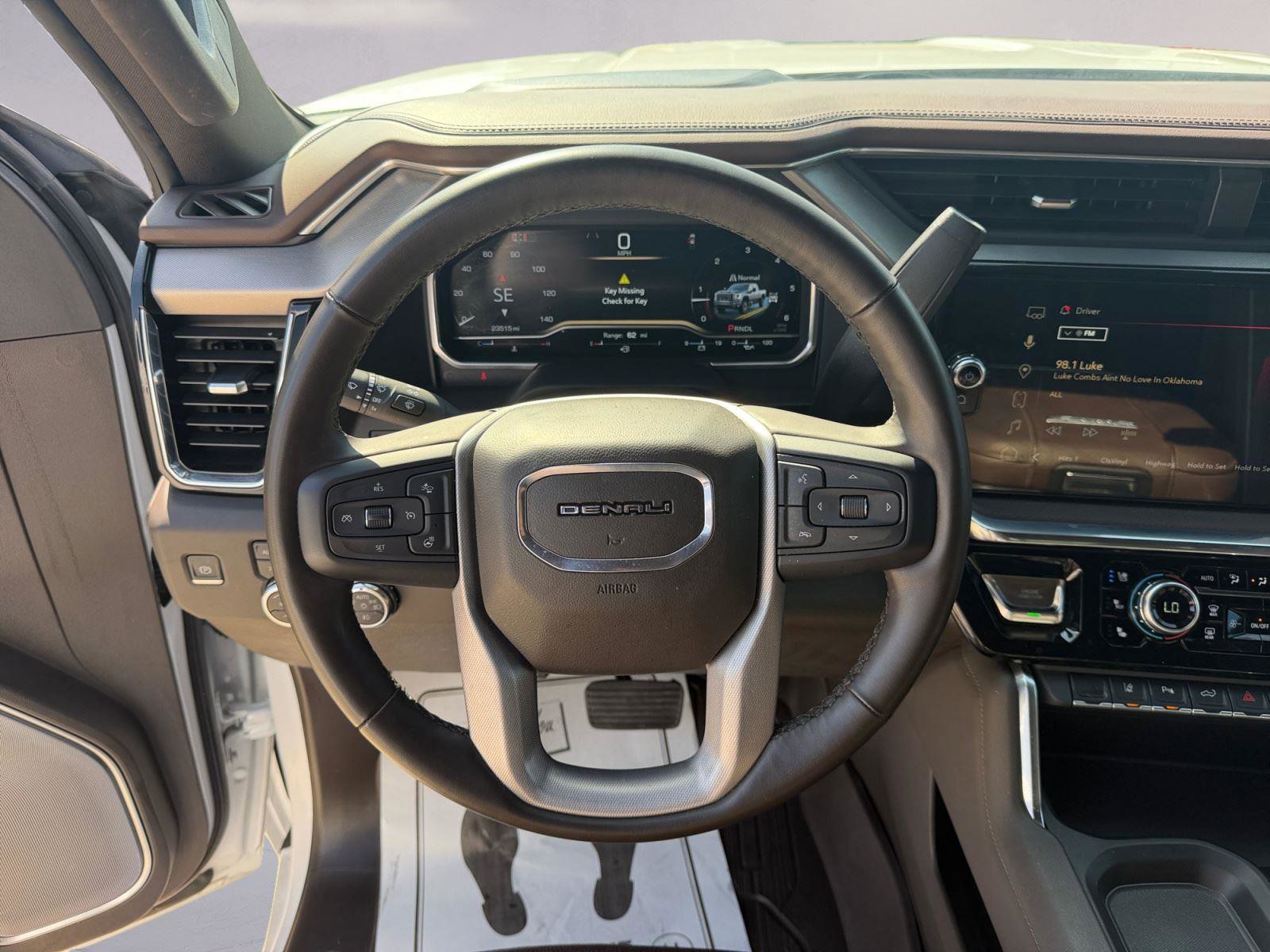 Used 2024 GMC Sierra 2500 Denali image 12