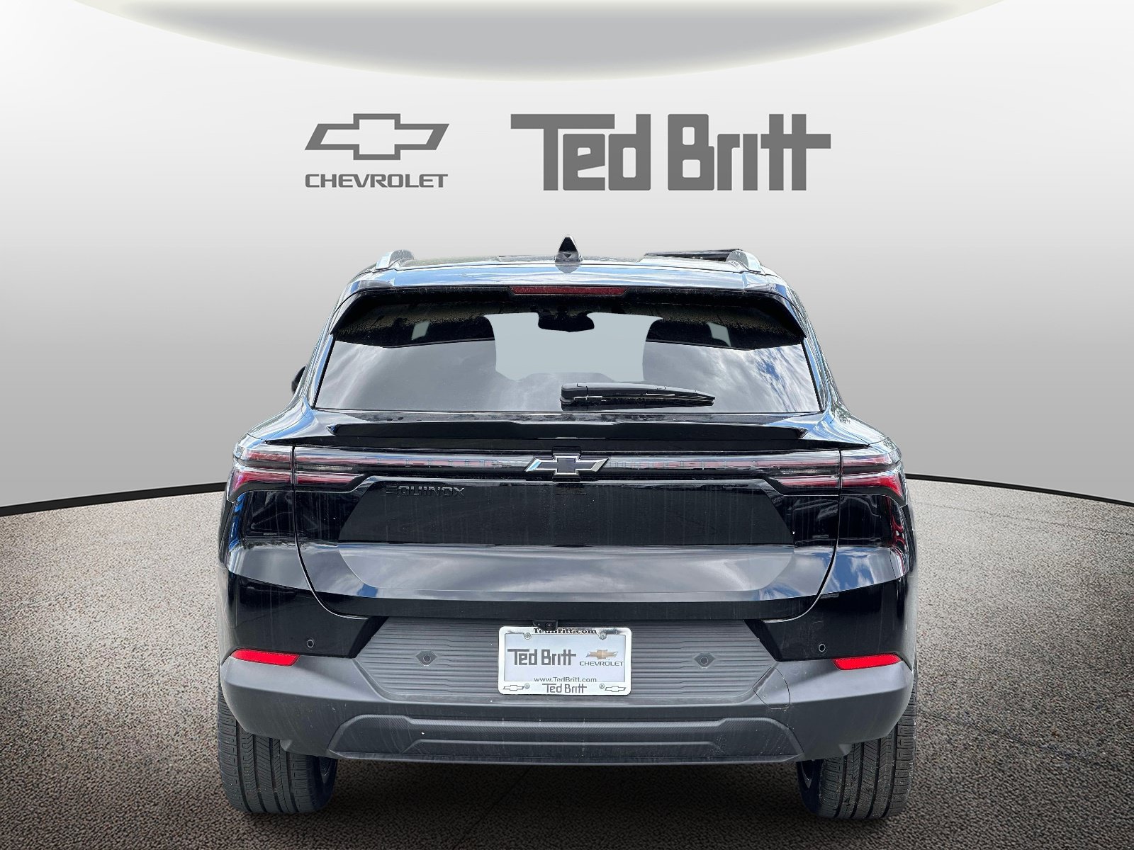 New 2026 Chevrolet Equinox EV LT w/ LPO, Blackout Package FWD image 5