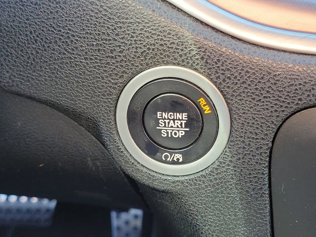 Used 2019 Dodge Charger R/T RWD image 10