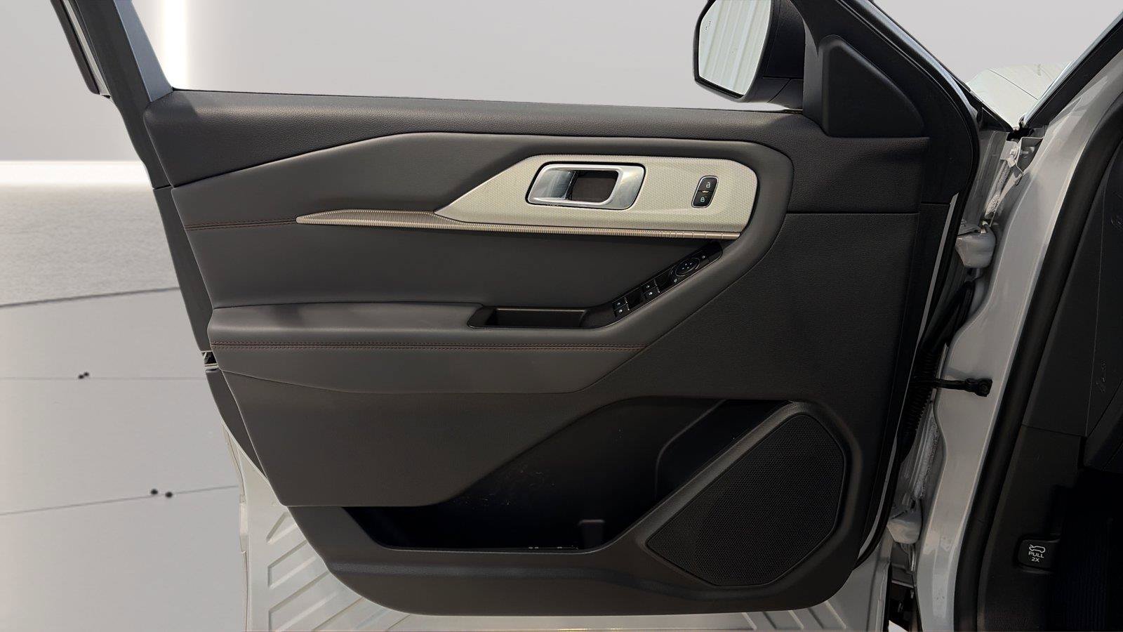 Certified 2025 Ford Explorer Active RWD image 22