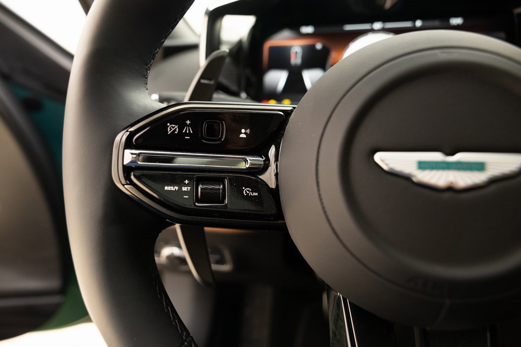 Used 2025 Aston Martin Vanquish image 41