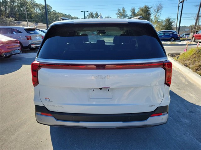 Used 2025 Kia Carnival EX image 8
