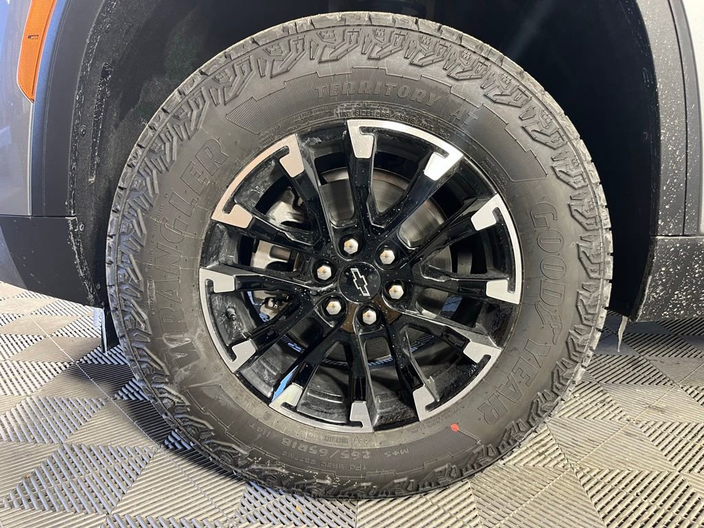 New 2026 Chevrolet Traverse Z71 w/ Driver Confidence Package image 12