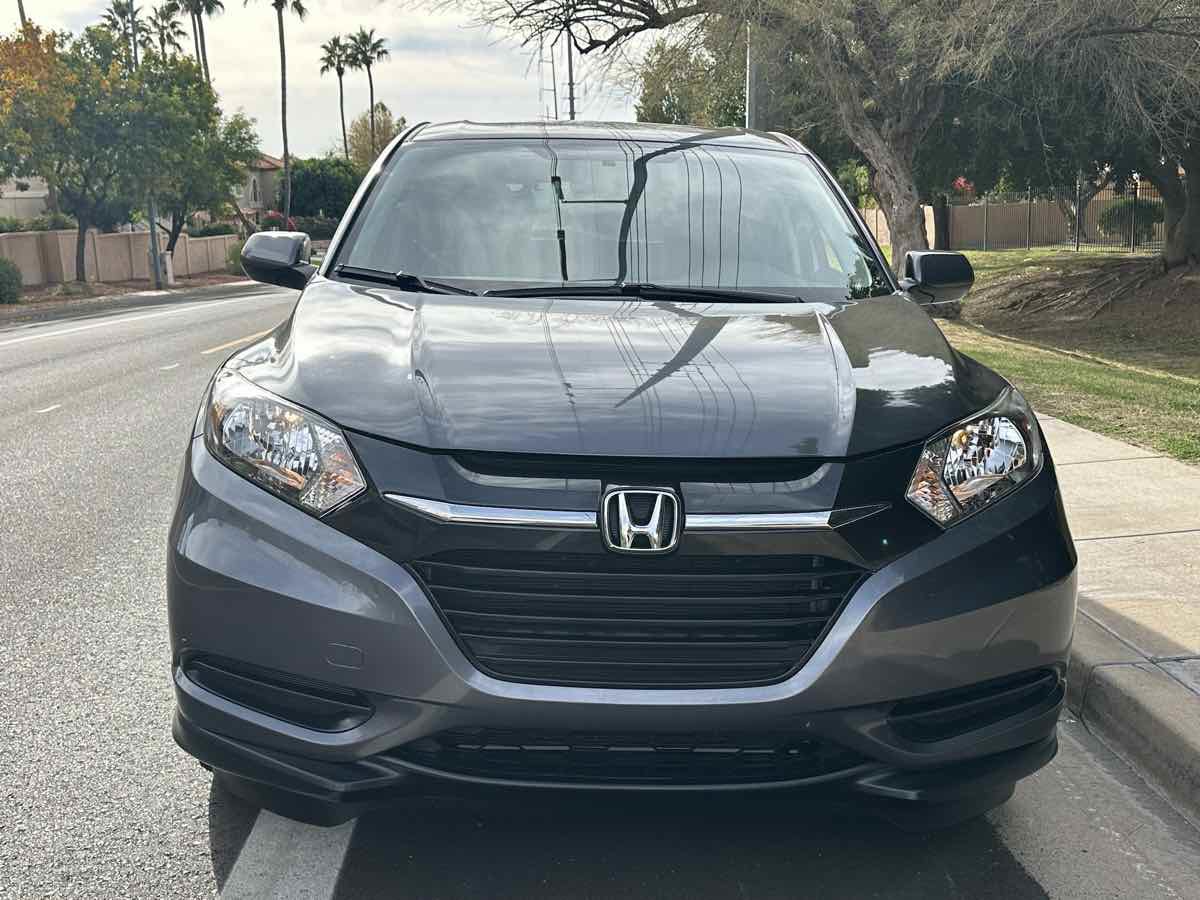 Used 2017 Honda HR-V LX image 3