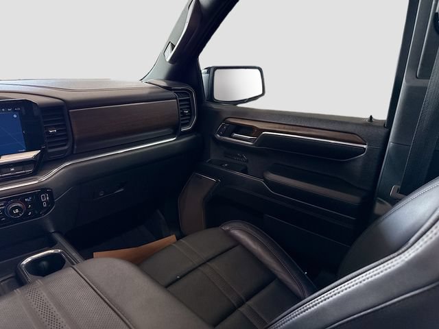 Used 2024 Chevrolet Silverado 1500 High Country w/ Midnight Edition AWD/4WD image 26