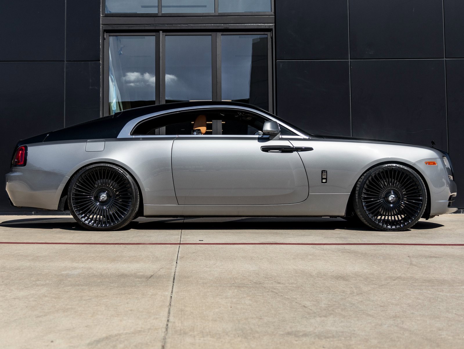 Used 2017 Rolls-Royce Wraith image 12