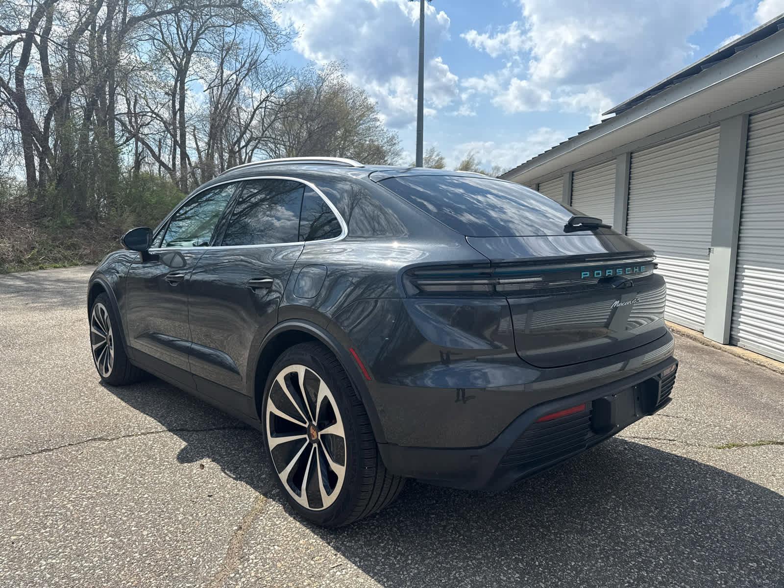 Used 2025 Porsche Macan 4S Electric AWD/4WD image 5