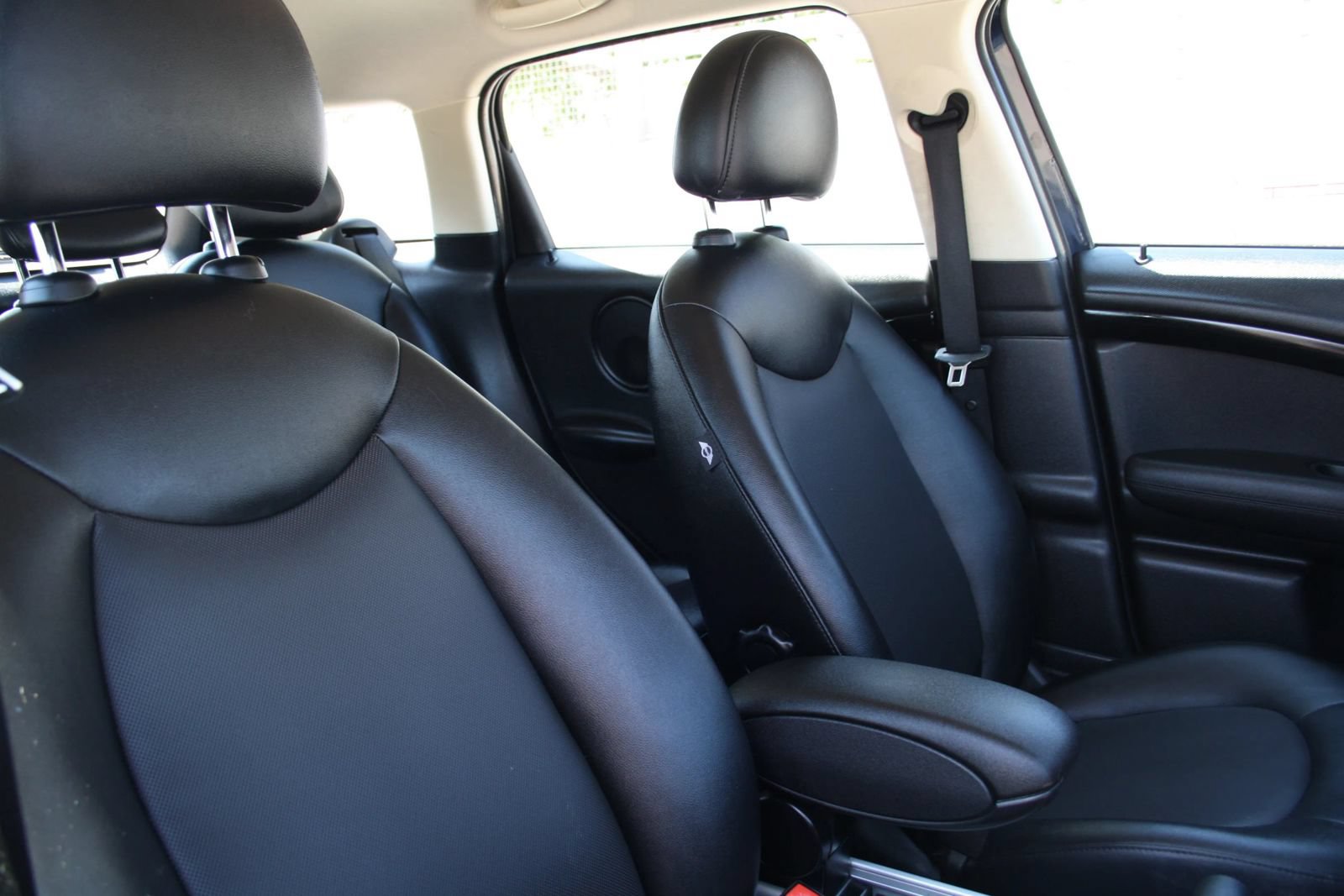 Used 2015 MINI Cooper Countryman FWD image 9