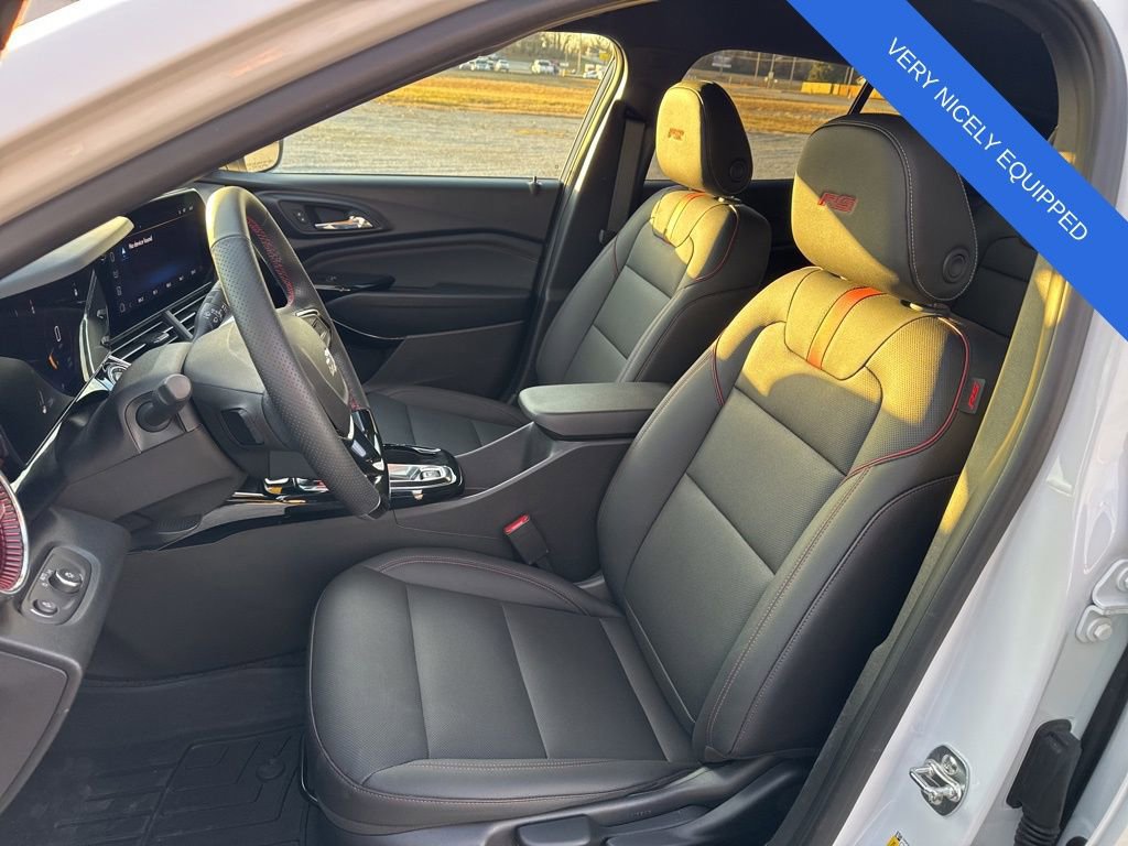 Used 2025 Chevrolet Trax RS w/ Driver Confidence Package image 18