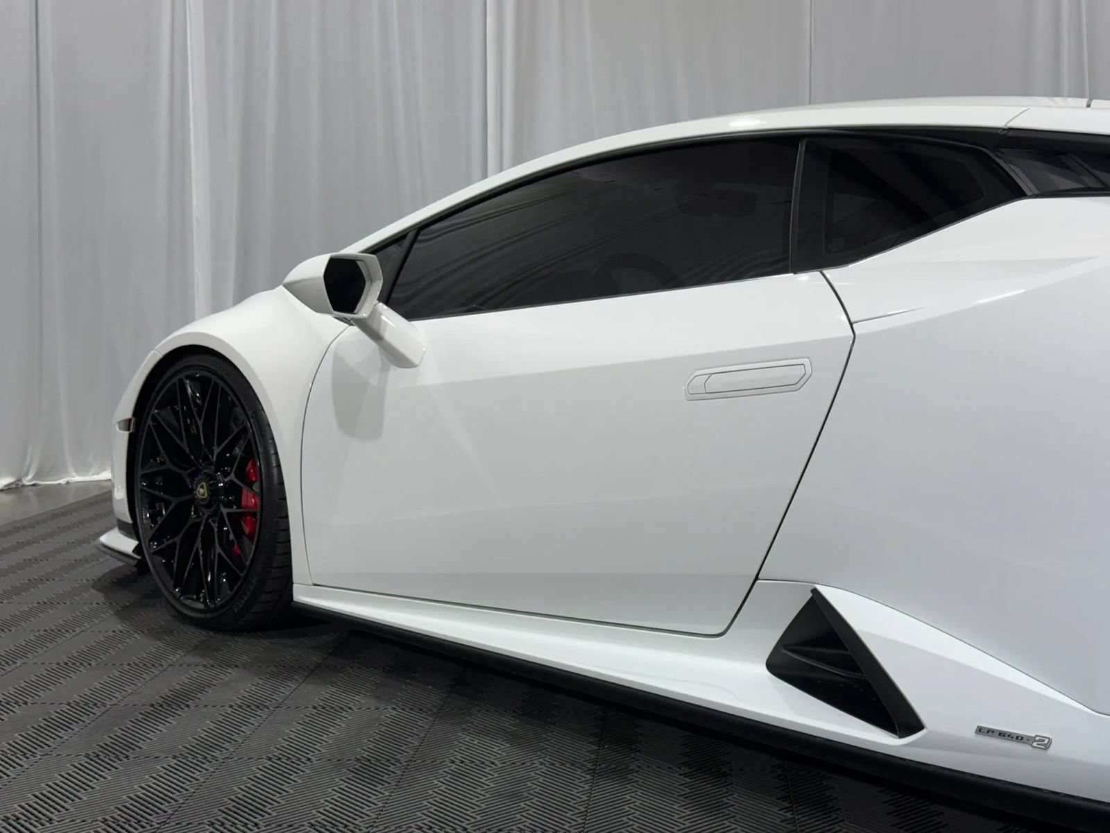 Used 2023 Lamborghini Huracan Tecnica RWD image 11