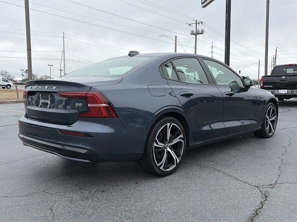 Used 2024 Volvo S60 B5 Core image 5