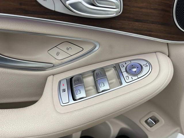 Used 2021 Mercedes-Benz GLC 300 4MATIC image 29