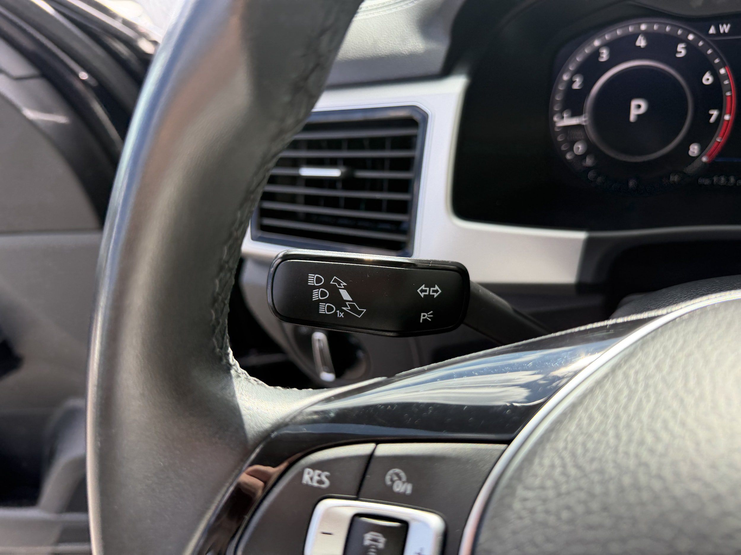 Used 2019 Volkswagen Atlas SEL AWD/4WD image 19