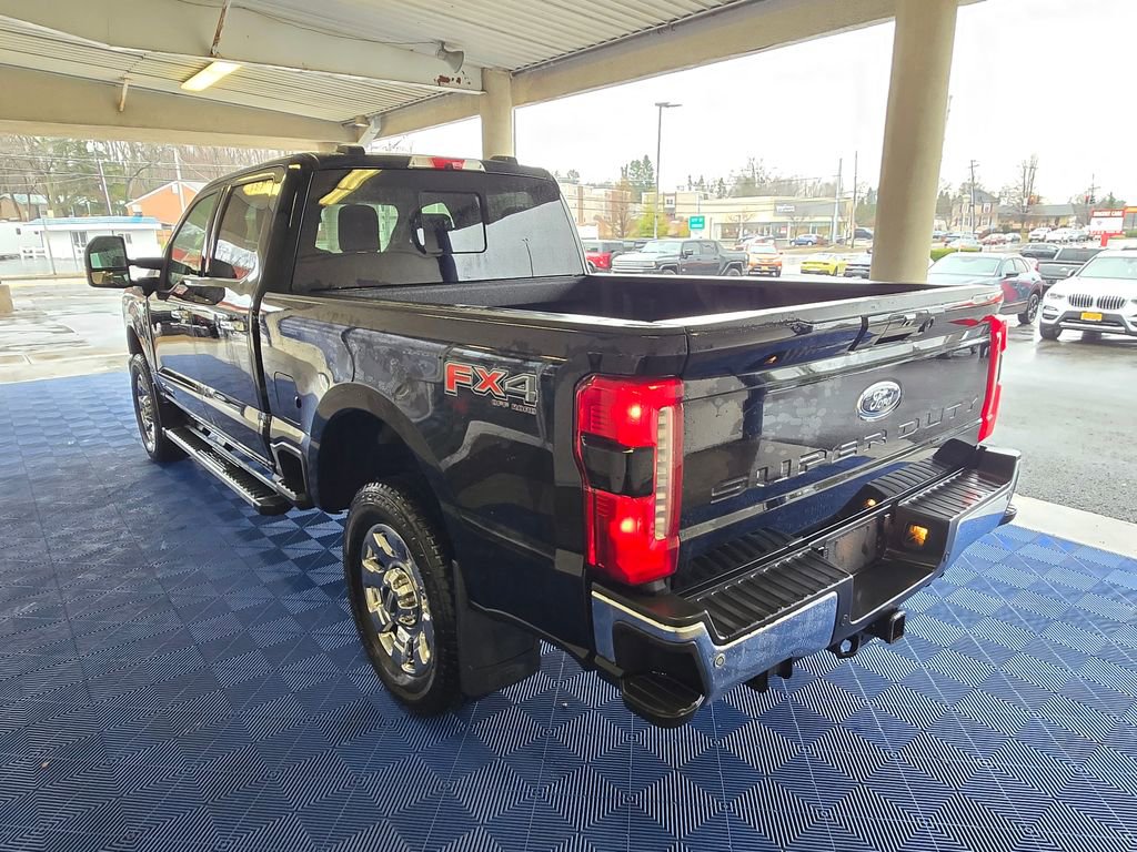 Used 2025 Ford F250 Lariat w/ Chrome Package image 4