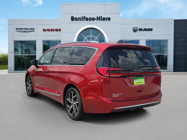 New 2027 Chrysler Pacifica Pinnacle w/ Theater Group FWD image 3