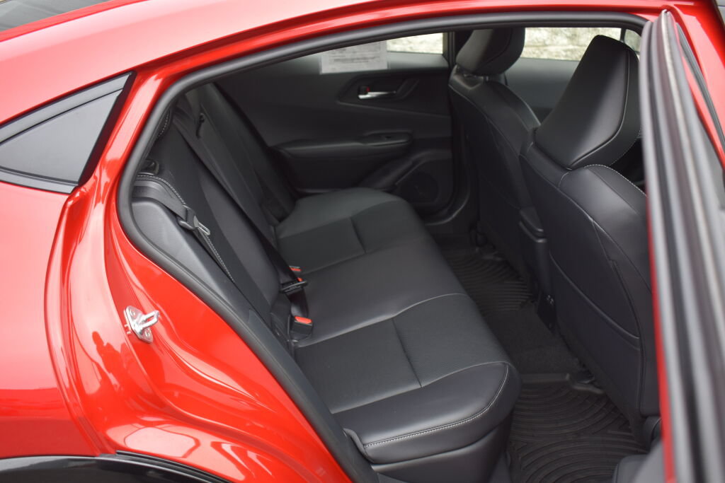 Certified 2026 Toyota Prius XLE FWD image 23