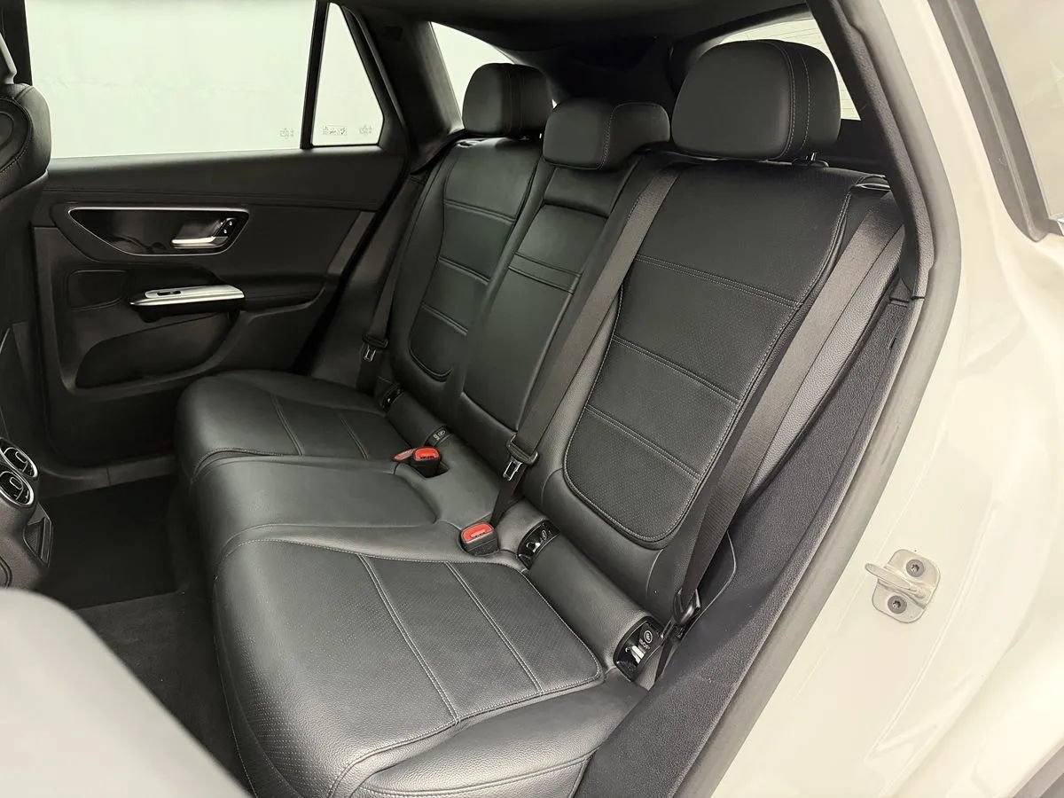 Used 2024 Mercedes-Benz GLC 300 4MATIC image 46