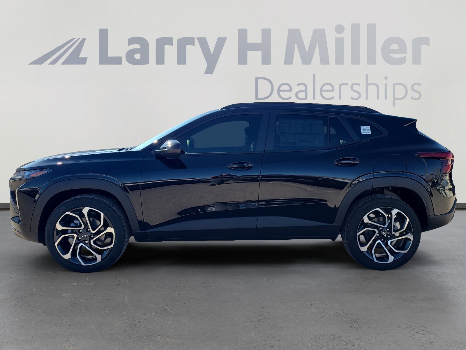 New 2026 Chevrolet Trax RS w/ Driver Confidence Package image 2