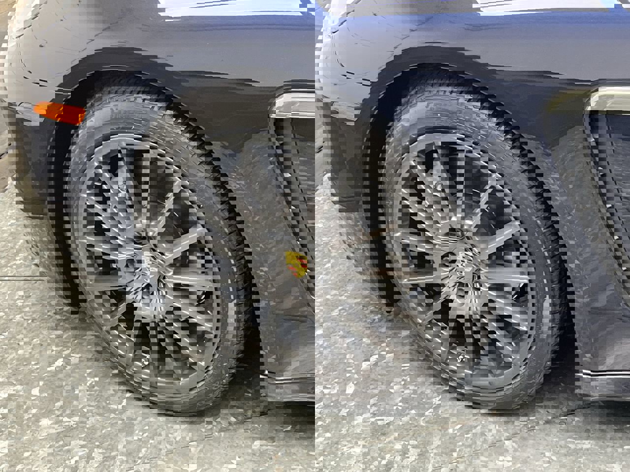 Used 2016 Porsche Panamera 4 Edition image 32