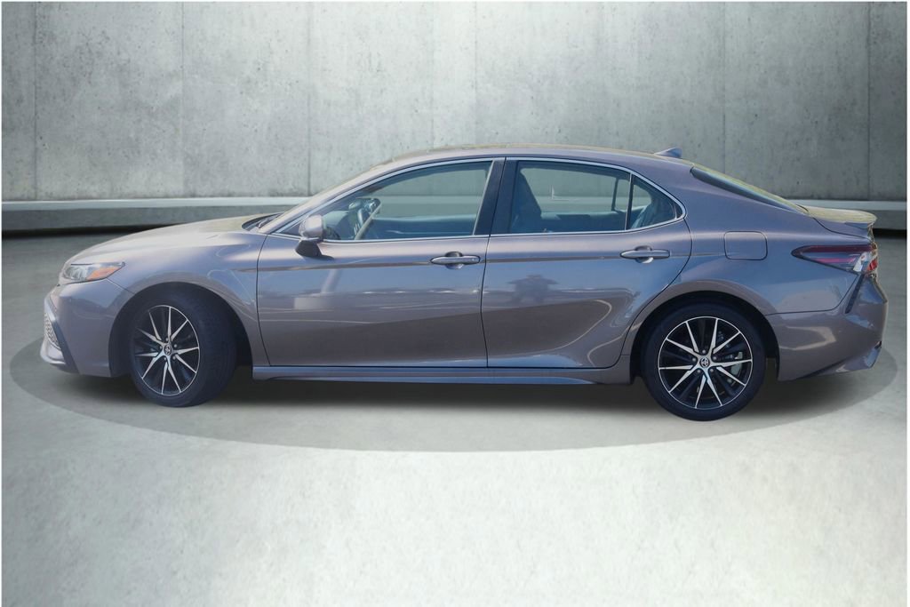 Used 2023 Toyota Camry SE w/ Cold Weather Package AWD/4WD image 14