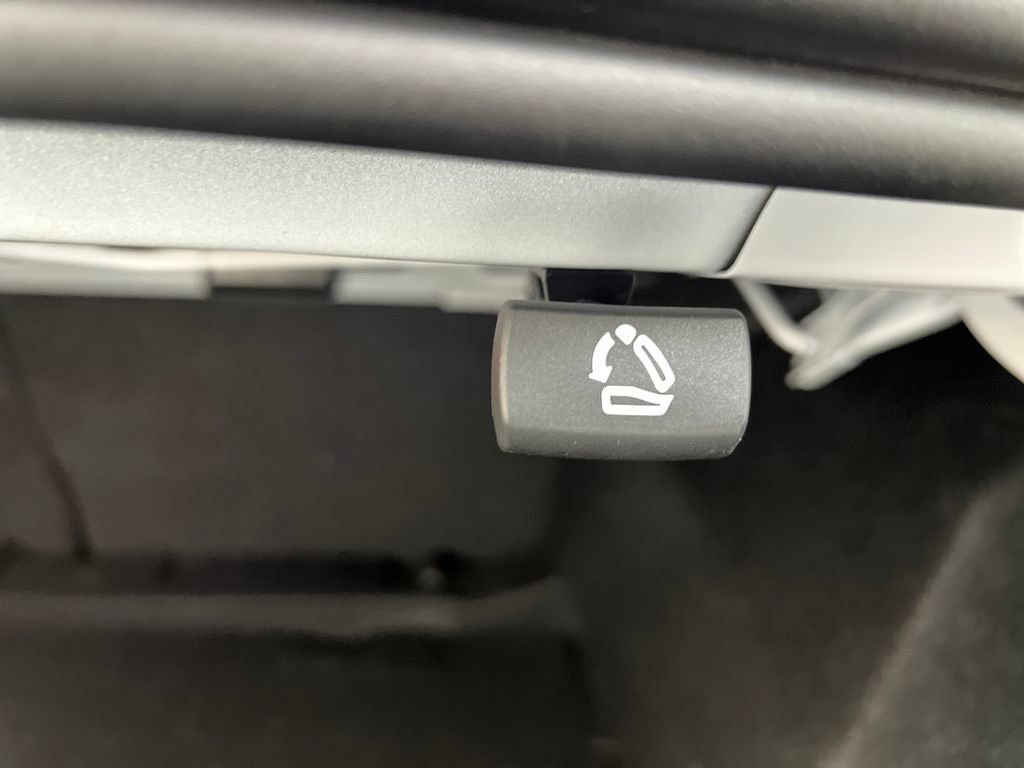 Used 2025 Chevrolet Malibu LT FWD image 35