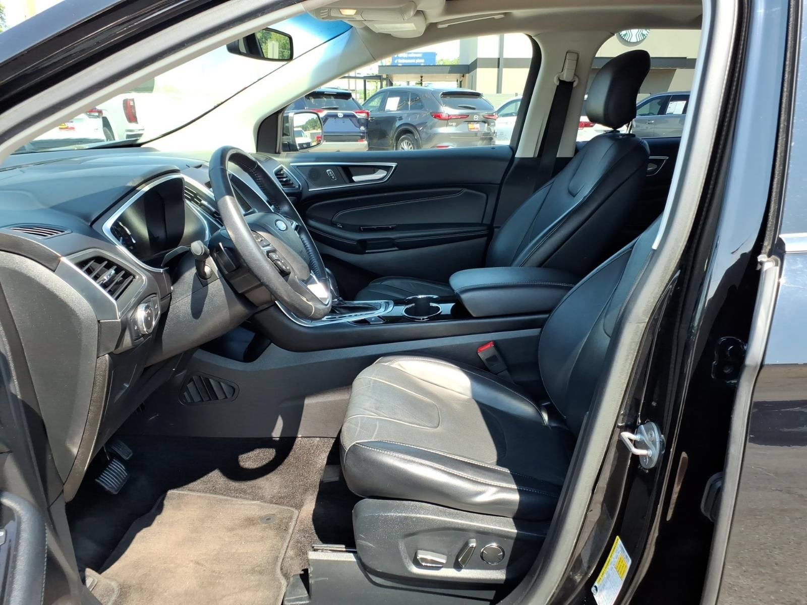 Used 2017 Ford Edge Titanium w/ Equipment Group 301A FWD image 8