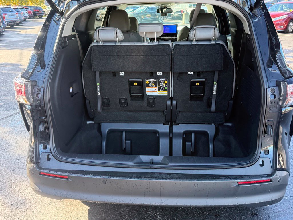 Used 2025 Toyota Sienna XLE w/ XLE Plus Package AWD/4WD image 16