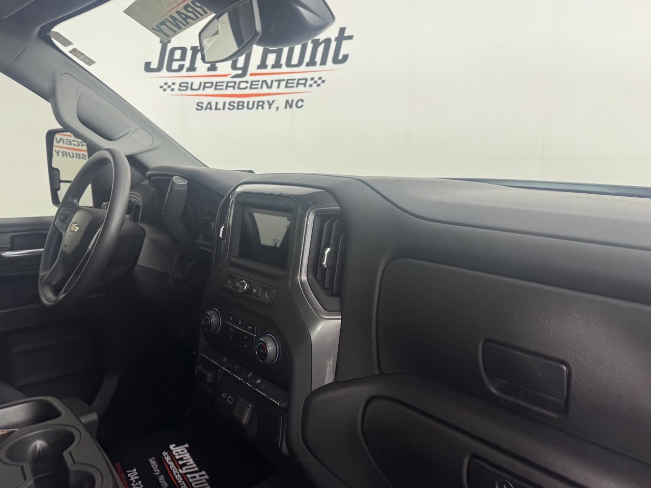 Used 2025 Chevrolet Silverado 2500 Custom AWD/4WD image 32