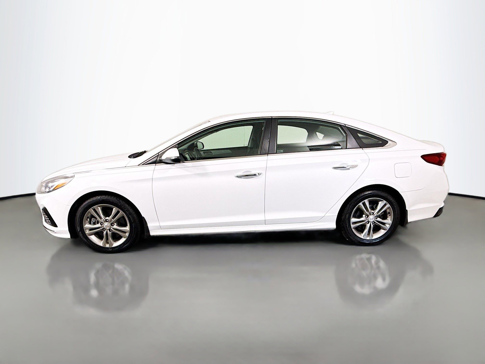 Used 2019 Hyundai Sonata SEL w/ Tech Package 02 FWD image 6