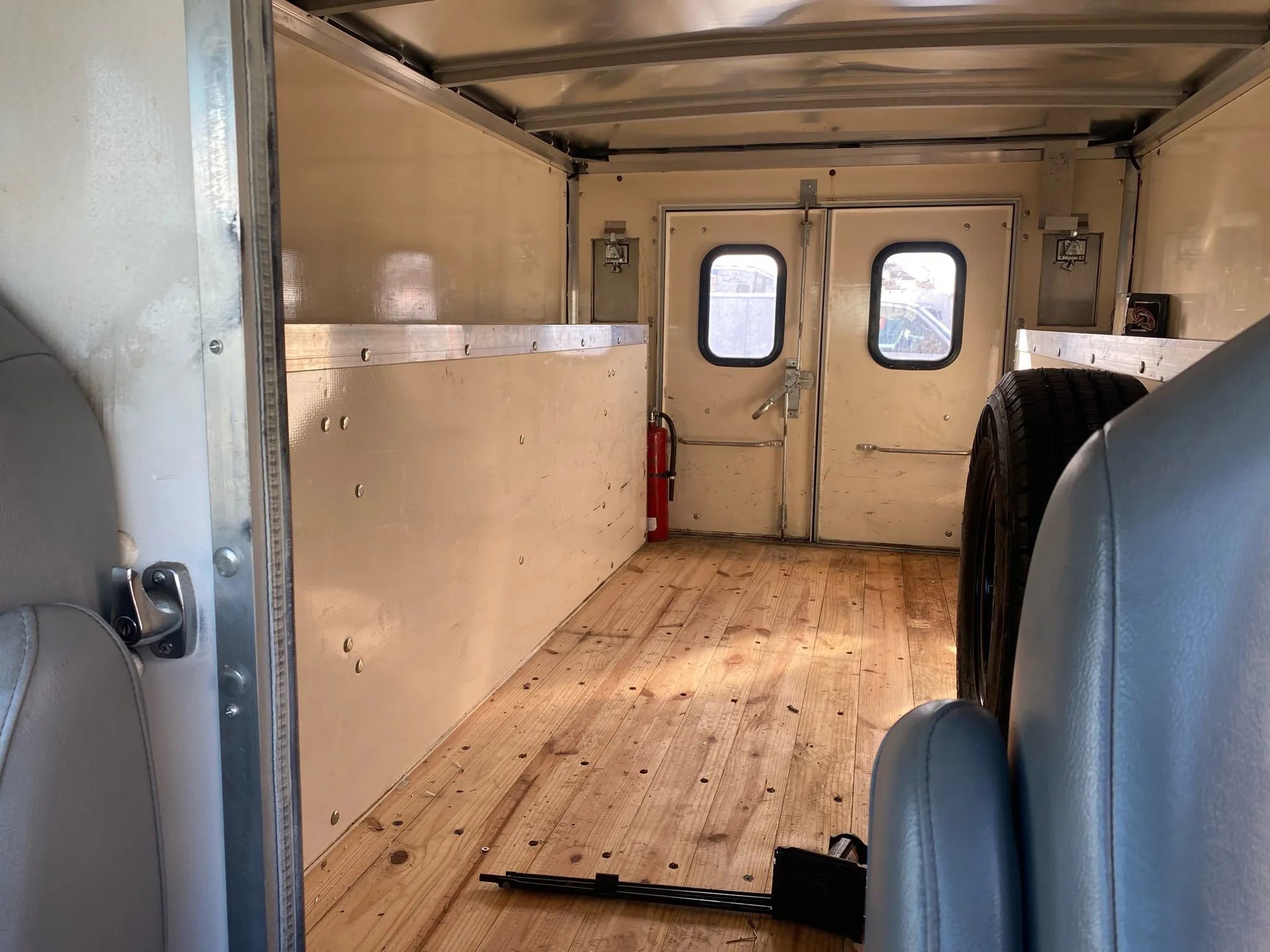 Used 2015 Ford E-350 and Econoline 350 Super Duty w/ Power Windows & Locks Group RWD image 16