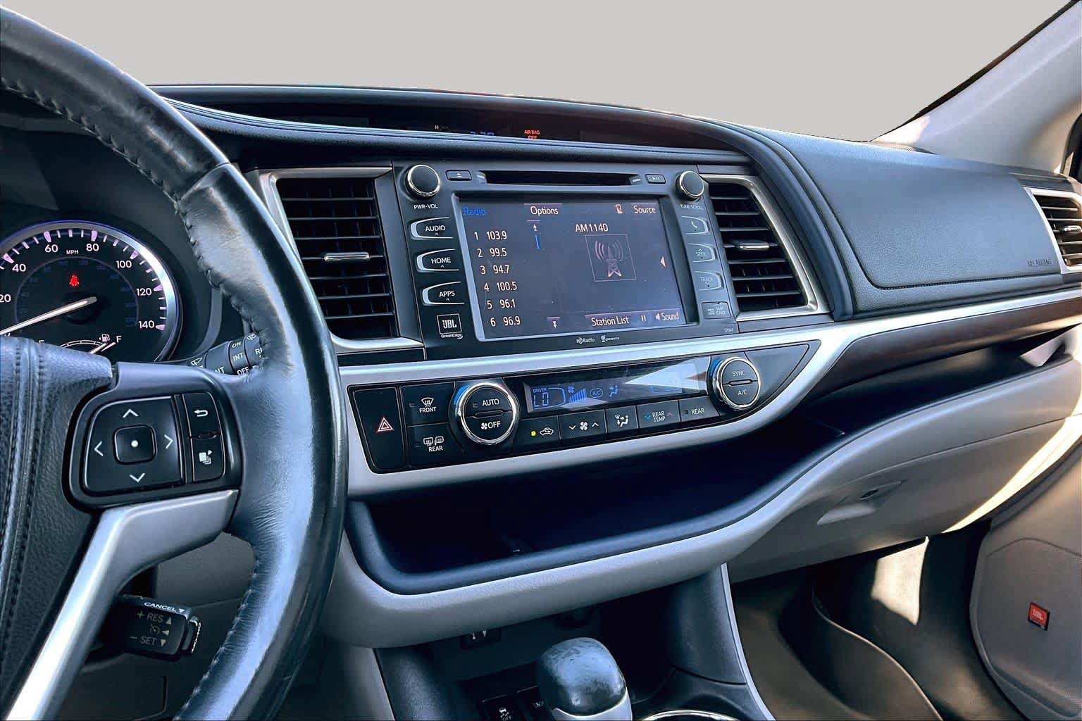 Used 2015 Toyota Highlander Limited AWD/4WD image 6