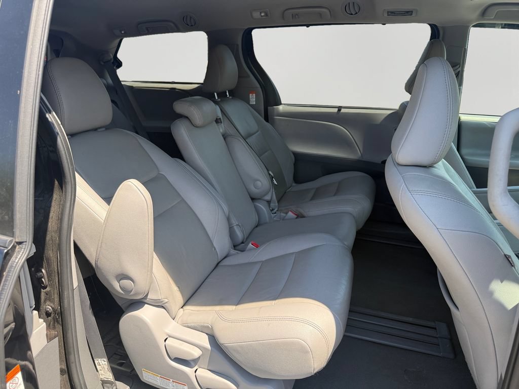 Used 2020 Toyota Sienna XLE FWD image 10