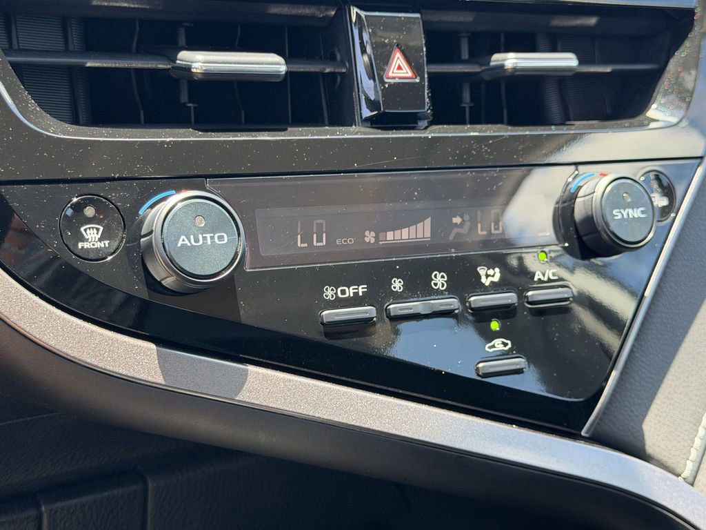 Used 2024 Toyota Camry SE FWD image 20