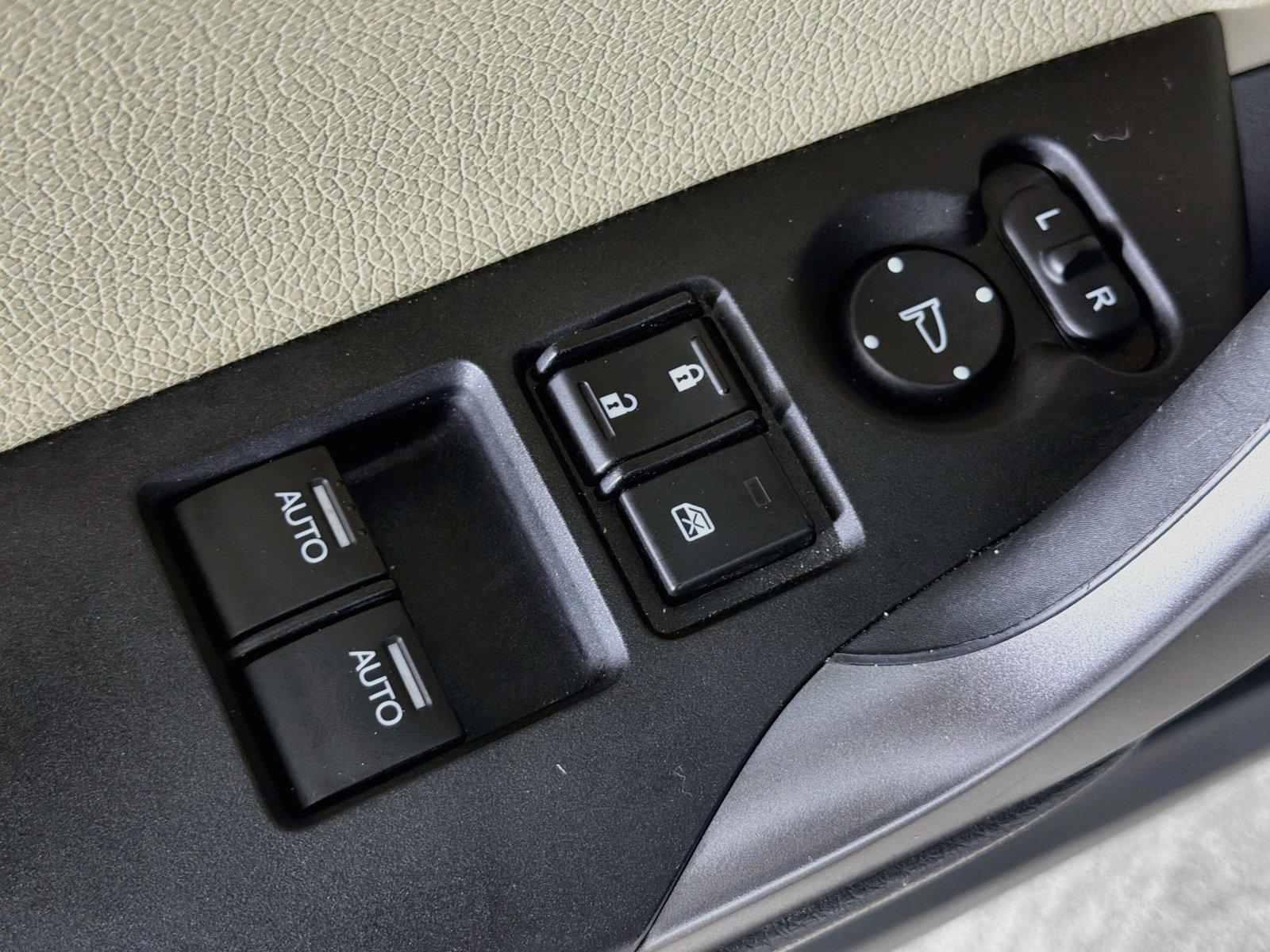 Used 2017 Honda Accord EX-L image 17