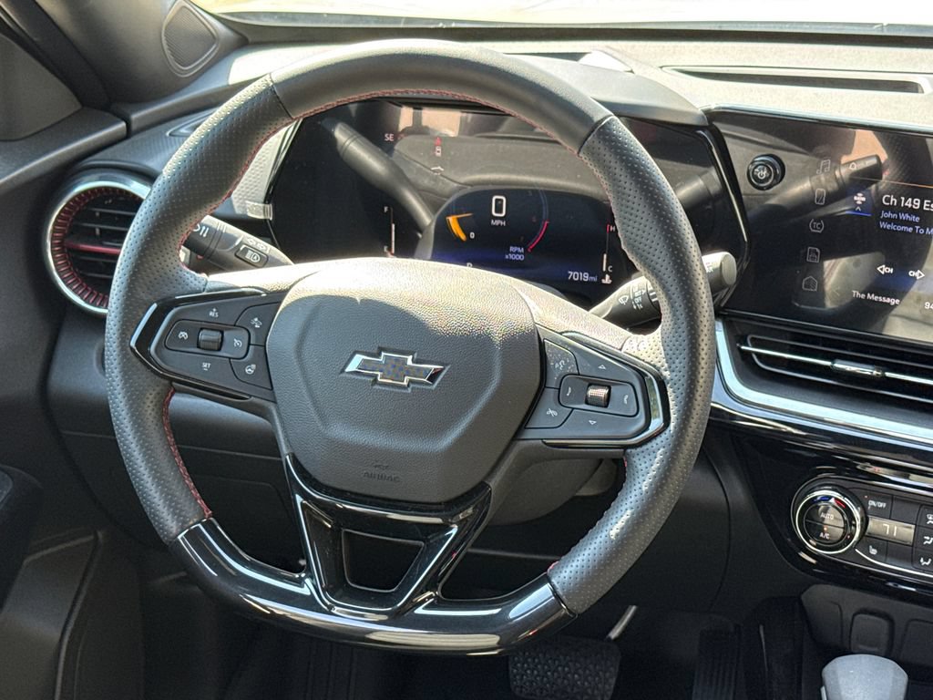 Used 2026 Chevrolet Trax RS w/ Sunroof Package FWD image 14