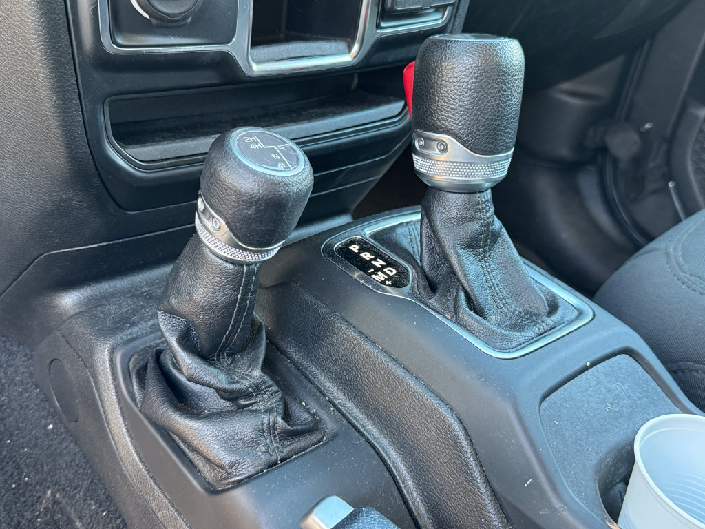 Certified 2022 Jeep Wrangler Sport AWD/4WD image 11
