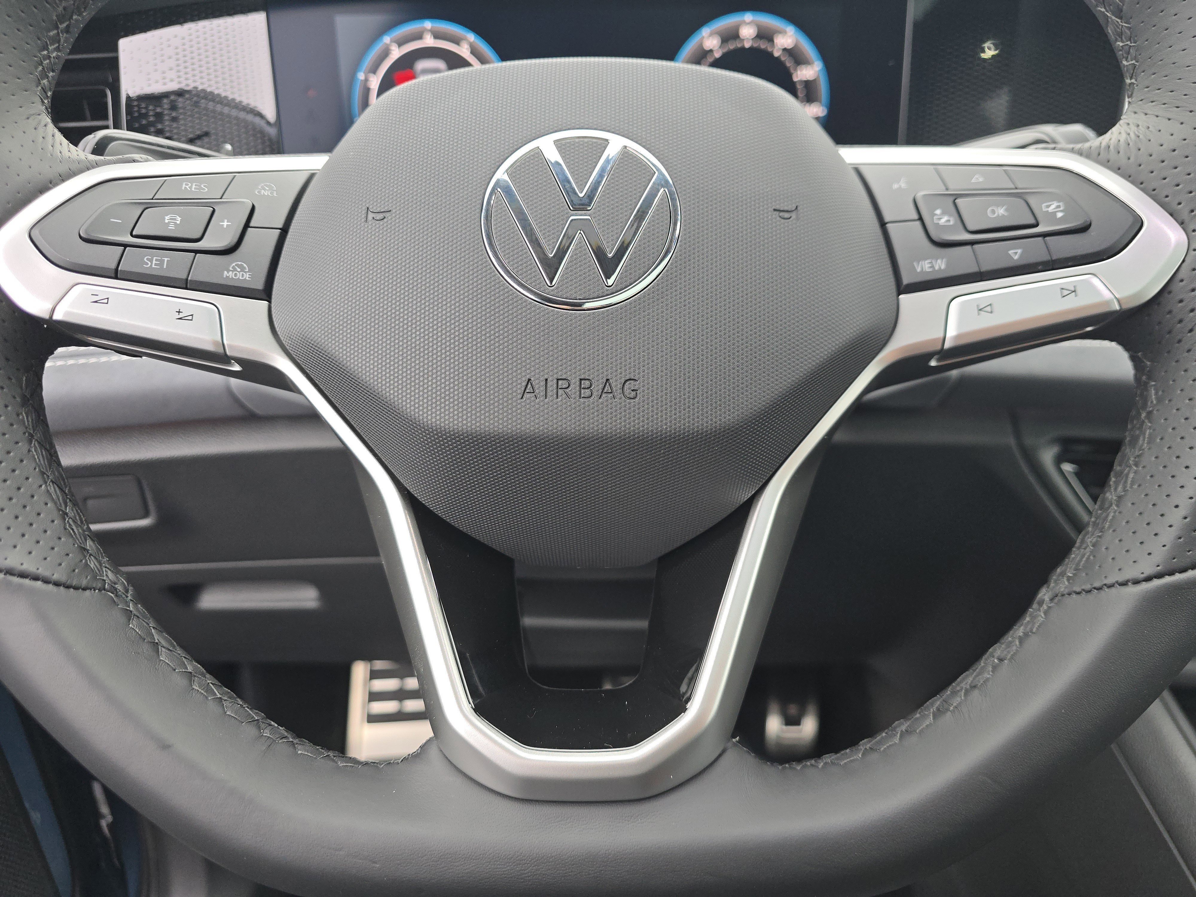 New 2026 Volkswagen Tiguan SE R-Line image 21