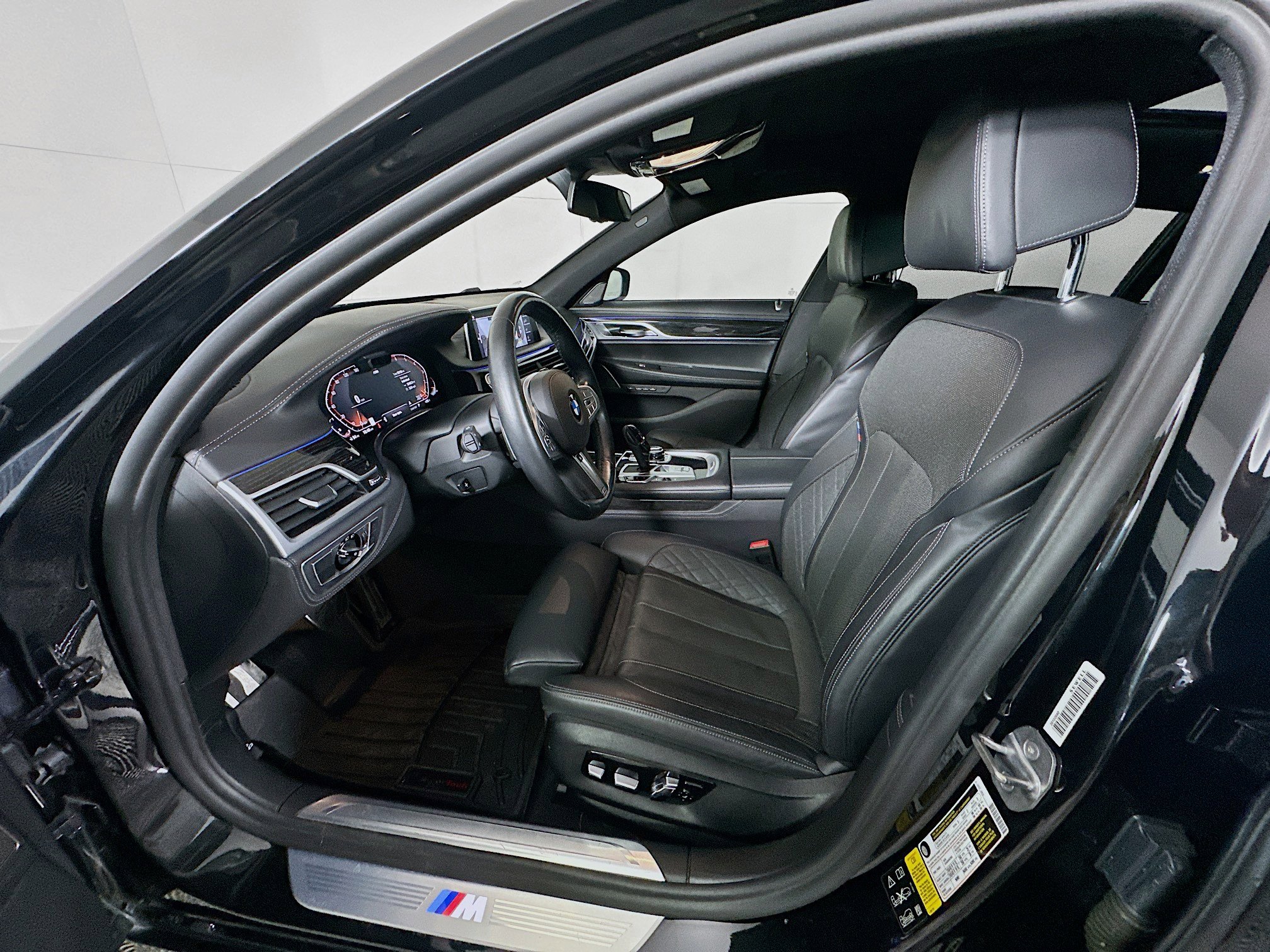 Used 2020 BMW 750i xDrive w/ Executive Package image 13