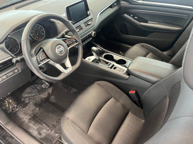 Used 2022 Nissan Altima 2.5 SV w/ SV Premium Package FWD image 11