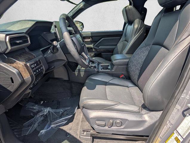 Used 2025 Toyota Tacoma Limited AWD/4WD image 17
