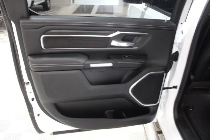 Used 2023 RAM 1500 Laramie AWD/4WD image 18