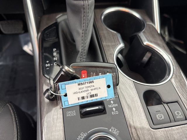 Used 2021 Toyota Highlander Limited image 45