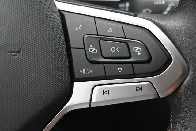 Used 2023 Volkswagen Tiguan SE FWD image 11