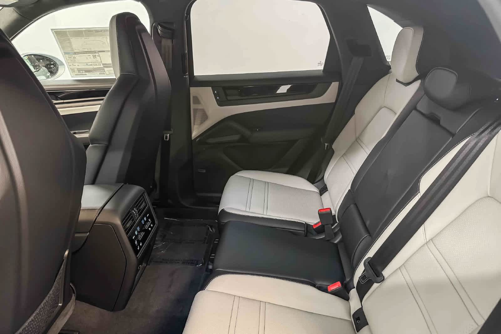 New 2026 Porsche Cayenne GTS AWD/4WD image 23