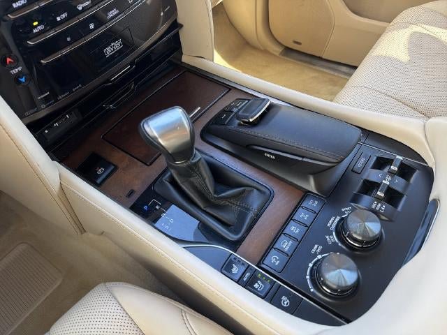 Used 2017 Lexus LX 570 4WD w/ Luxury Package image 36