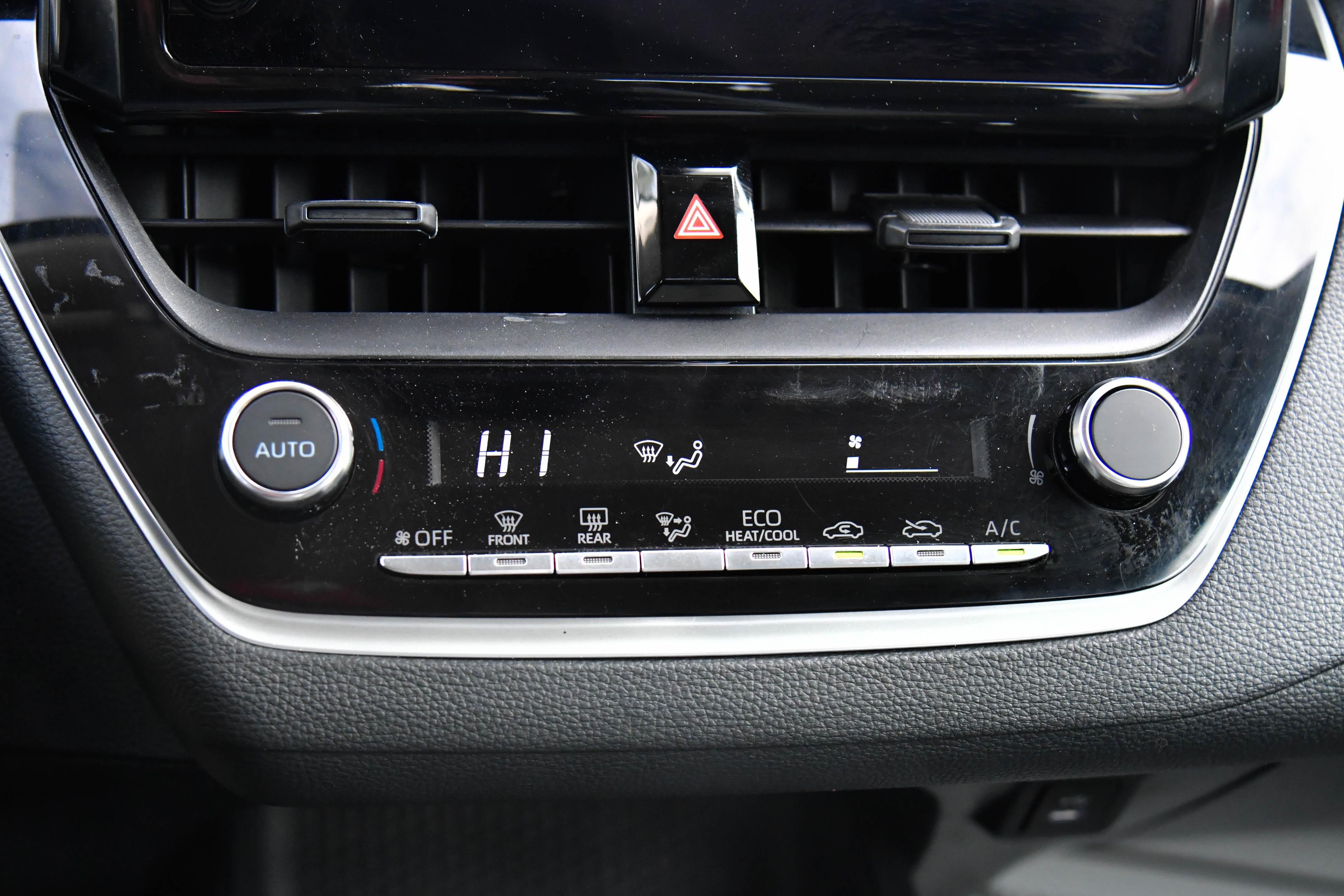 Used 2025 Toyota Corolla LE image 23