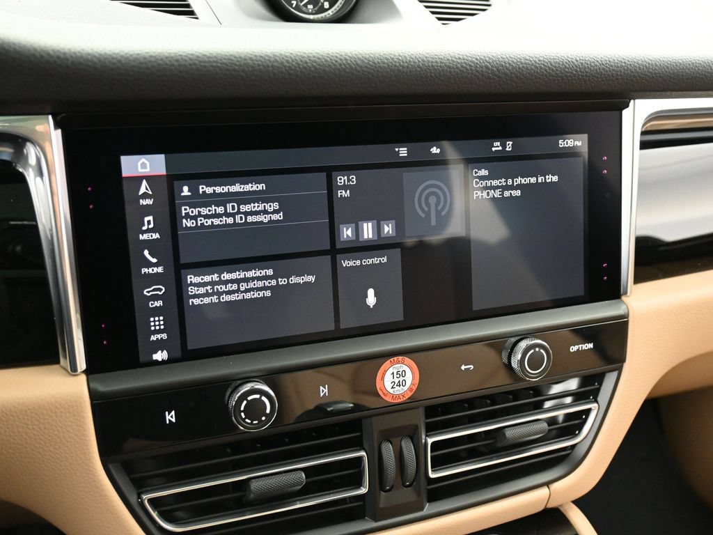 Certified 2026 Porsche Macan AWD/4WD image 21