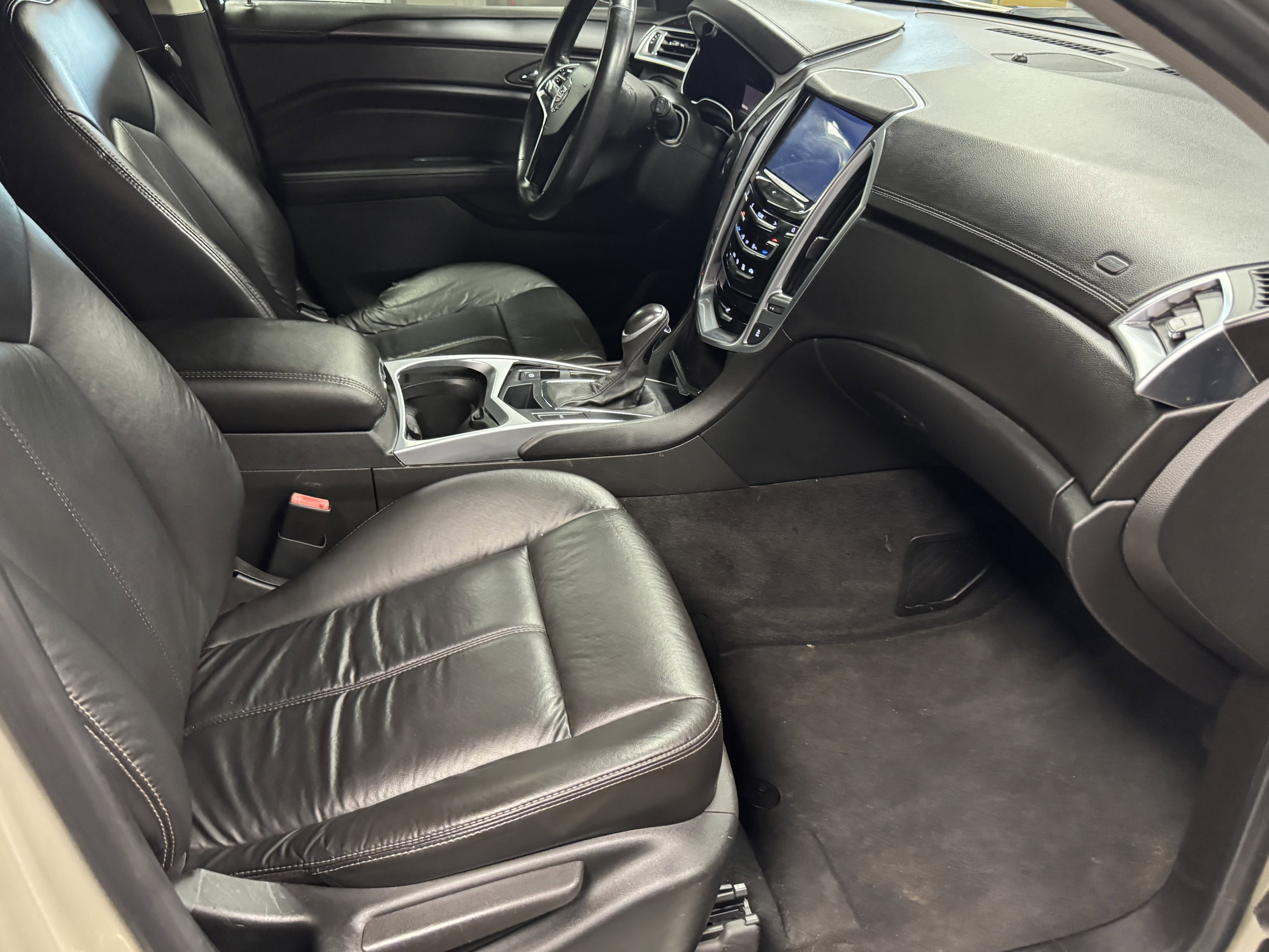 Used 2015 Cadillac SRX FWD image 13