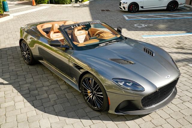 Used 2023 Aston Martin DBS Volante image 38